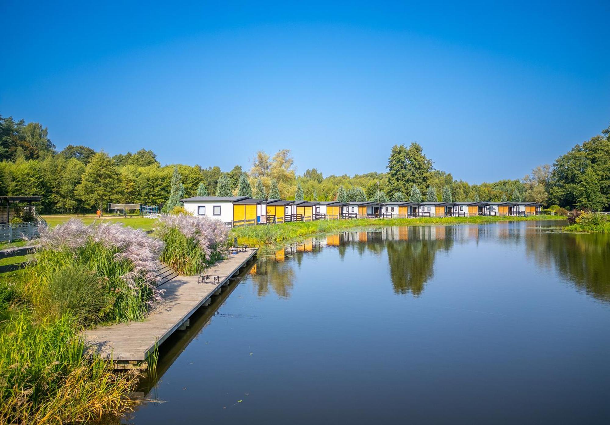 Lodge Drewniane Na Splawiu Nad Morzem