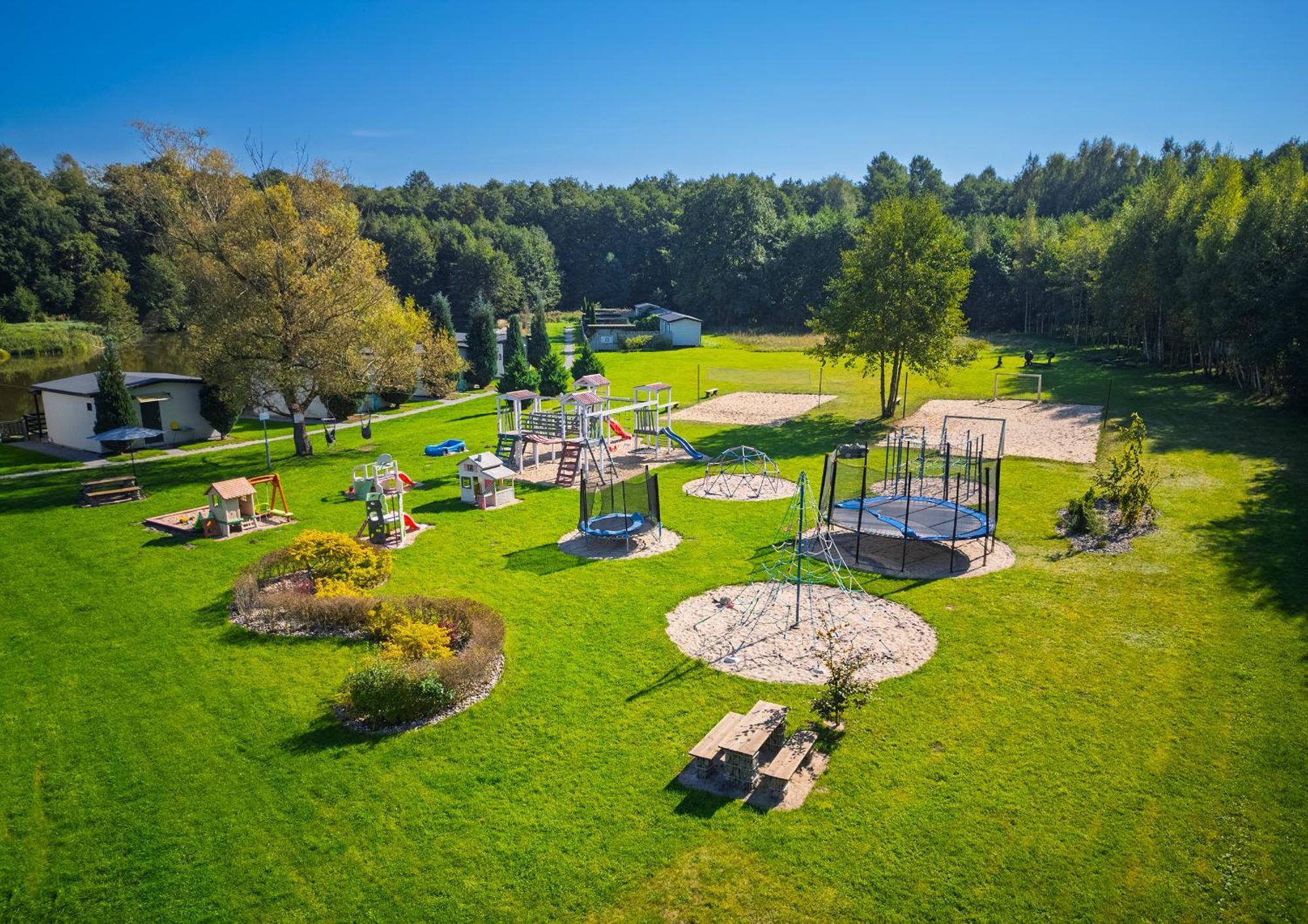 Lodge Drewniane Na Splawiu Nad Morzem